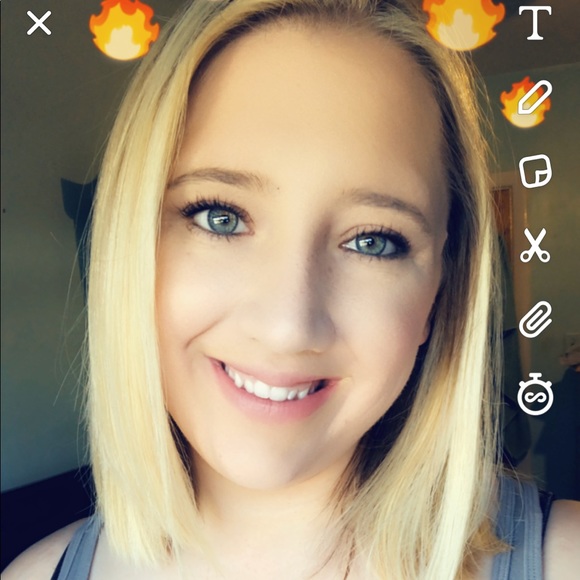 Meet your posher! - Picture 2 of 3